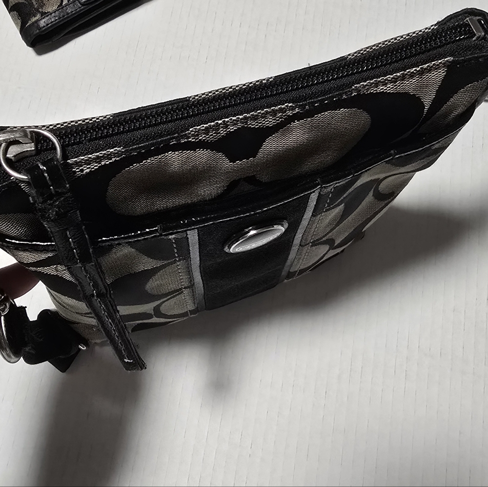 Coach Signature Crossbody Bag With Purse - Picture 9 of 16
